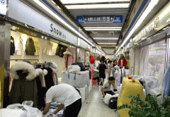服裝貨源app外包定制提供優(yōu)質(zhì)貨源